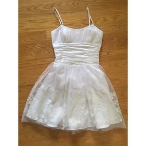 Morgan & Co. white summer dress